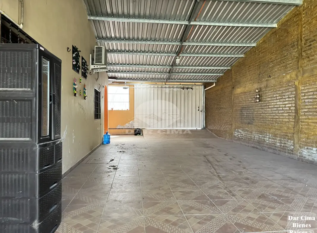 Se vende casa amplia en Choluteca zona centrica