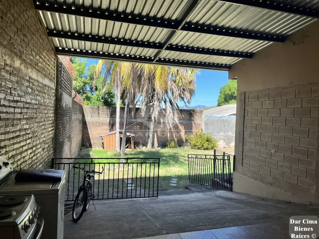 Zona de garage y patio Casas en Venta en Choluteca Venta de casa en Choluteca, Barrio el Hospital zona centrica