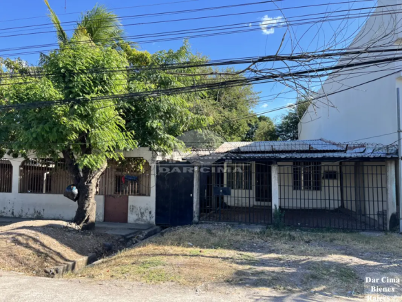 Se vende terreno frente a Unimall, gran oportunidad de invesión.